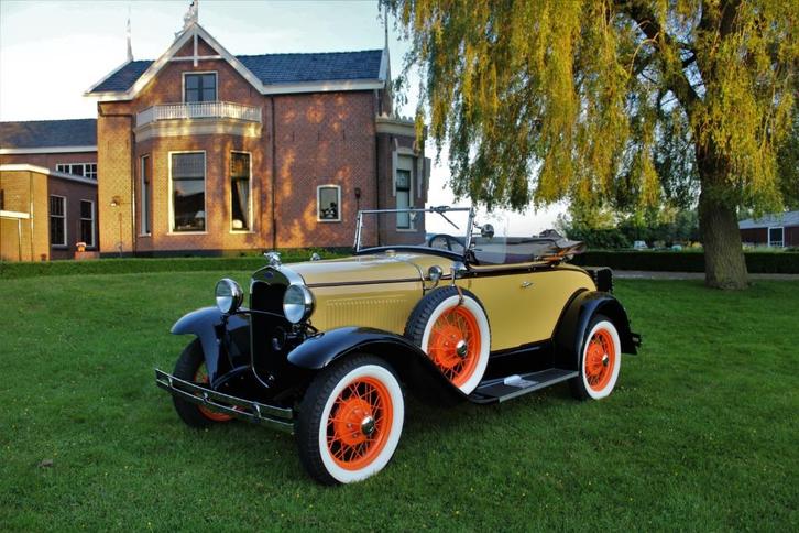 Classic Car Dealer